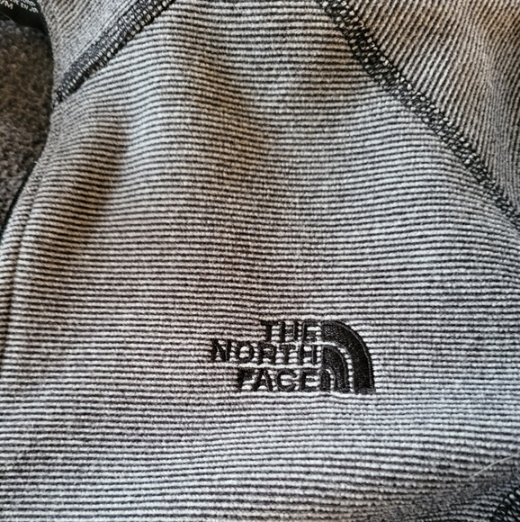 North Face Fleece Quarter Zip Pullover - Picture 2 of 3